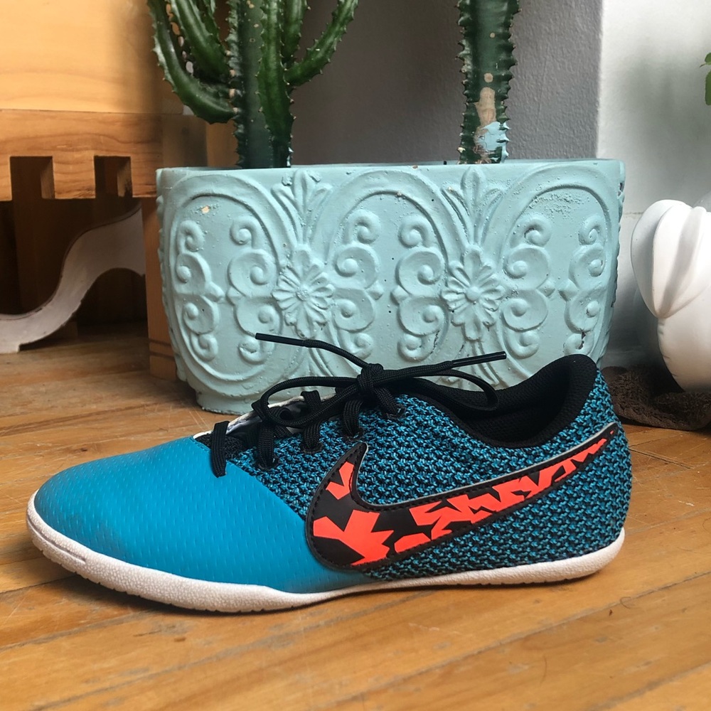 NIKE running/soccer shoes!